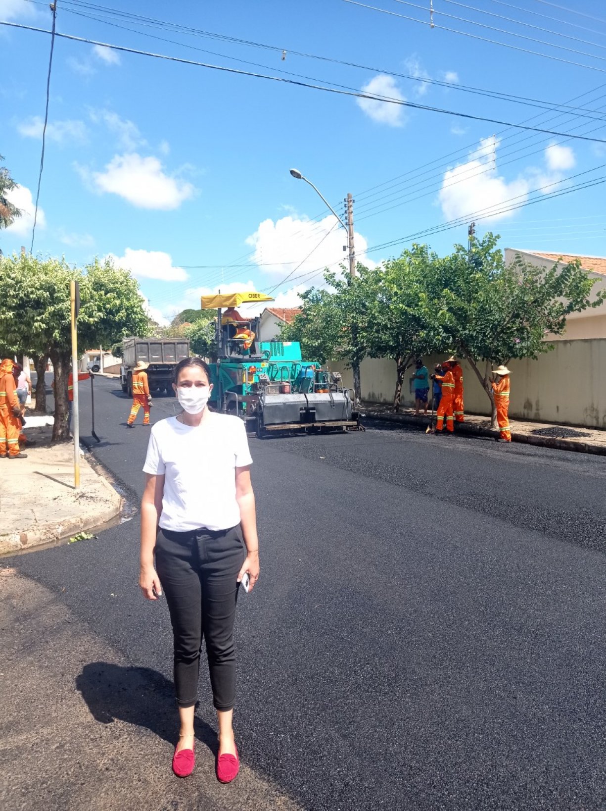 IRAPUÃ EXECUTA OBRA DE RECAPEAMENTO ASFÁLTICO.